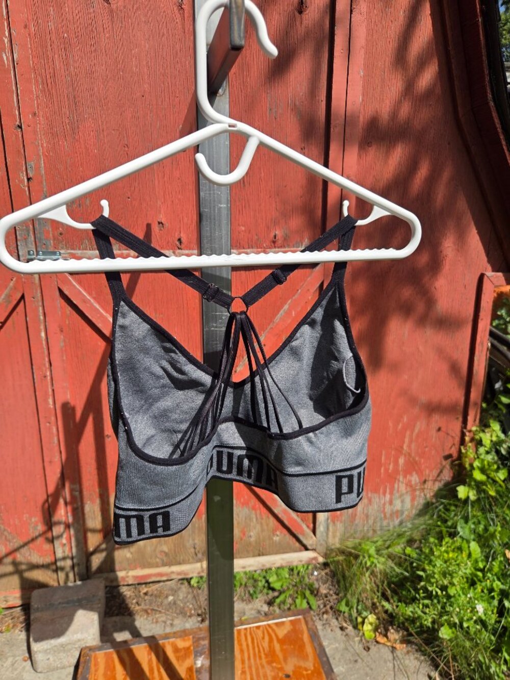 Gray Puma Sports Bra size M adjustable back Criss cross - Picture 2 of 2
